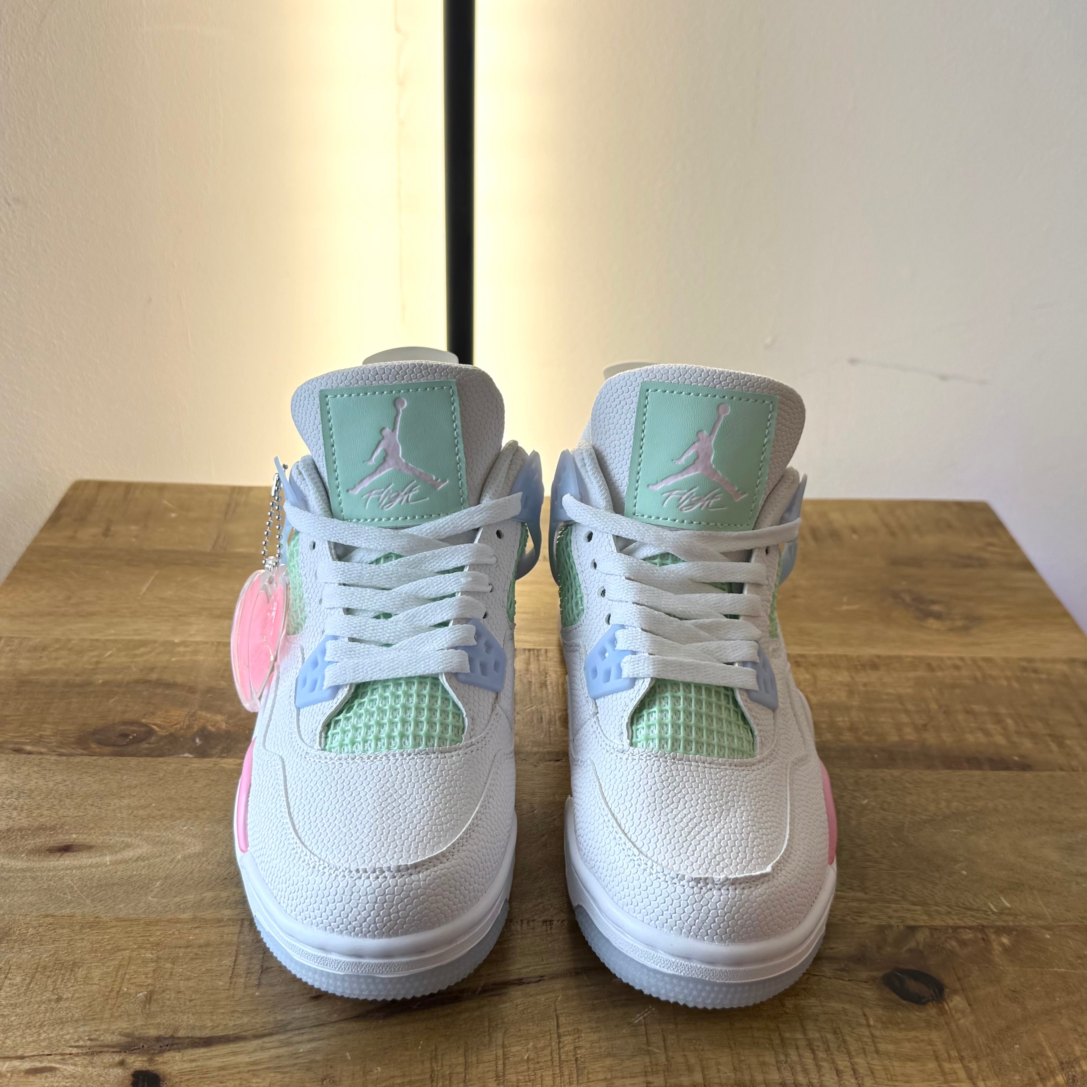 Women’s/ Youth Jordan Retro 4’s “Valentine’s Day”