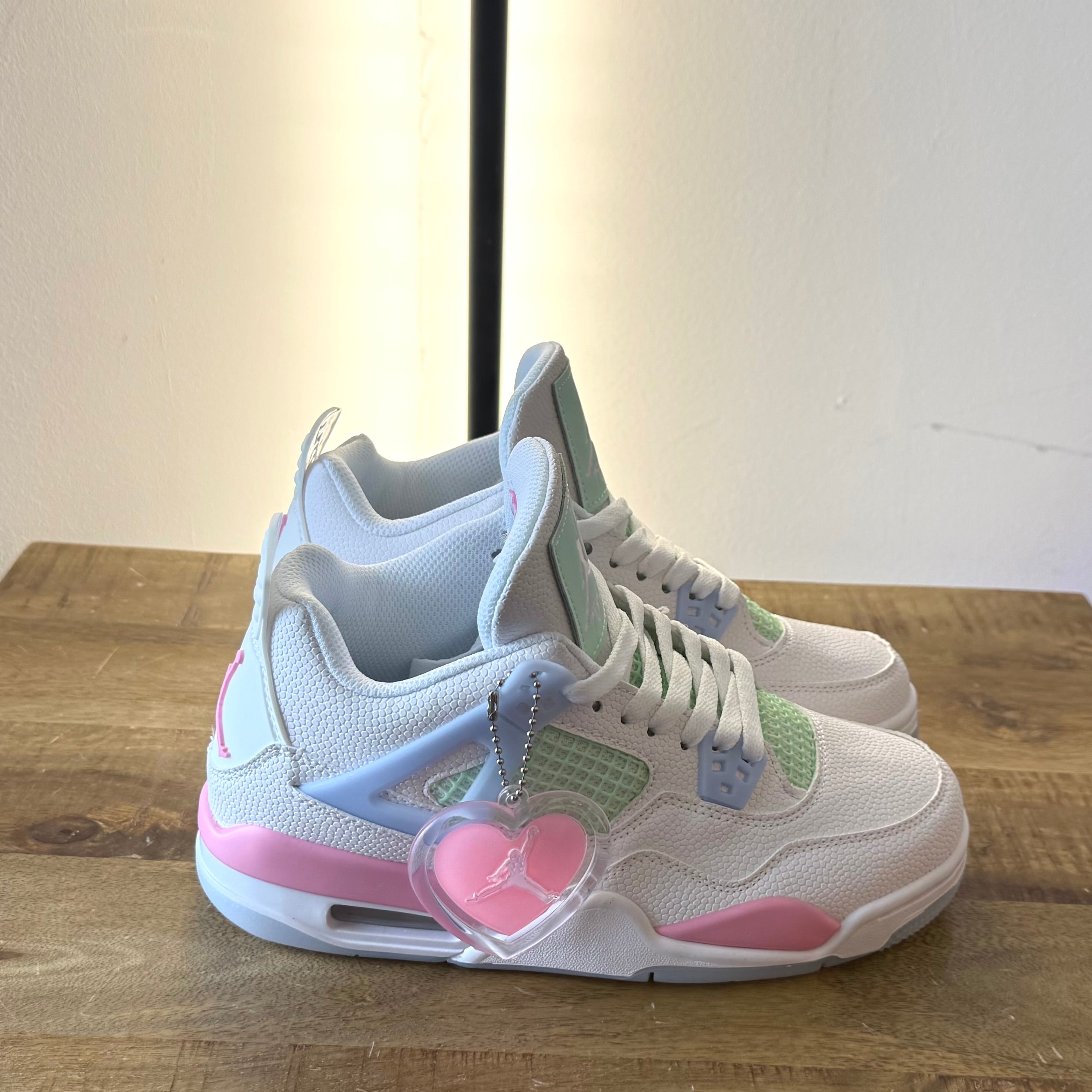 Women’s/ Youth Jordan Retro 4’s “Valentine’s Day”
